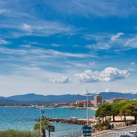 Front De Vue Port Prox Gare Sncf A Pied דירה